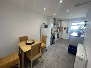 Kitchen/Breakfast Room- click for photo gallery